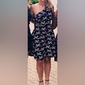 One shoulder purple dress